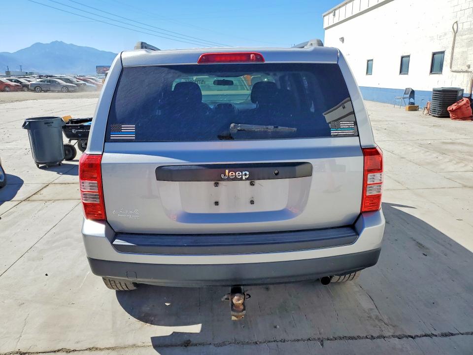 57261066 :رقم المزاد ، 1C4NJPBA4FD191103 vin ، 2015 Jeep Patriot مزاد بيع