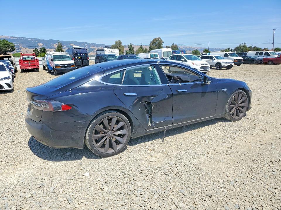 56030986 :رقم المزاد ، 5YJSA1E24GF143194 vin ، 2016 Tesla Model S مزاد بيع