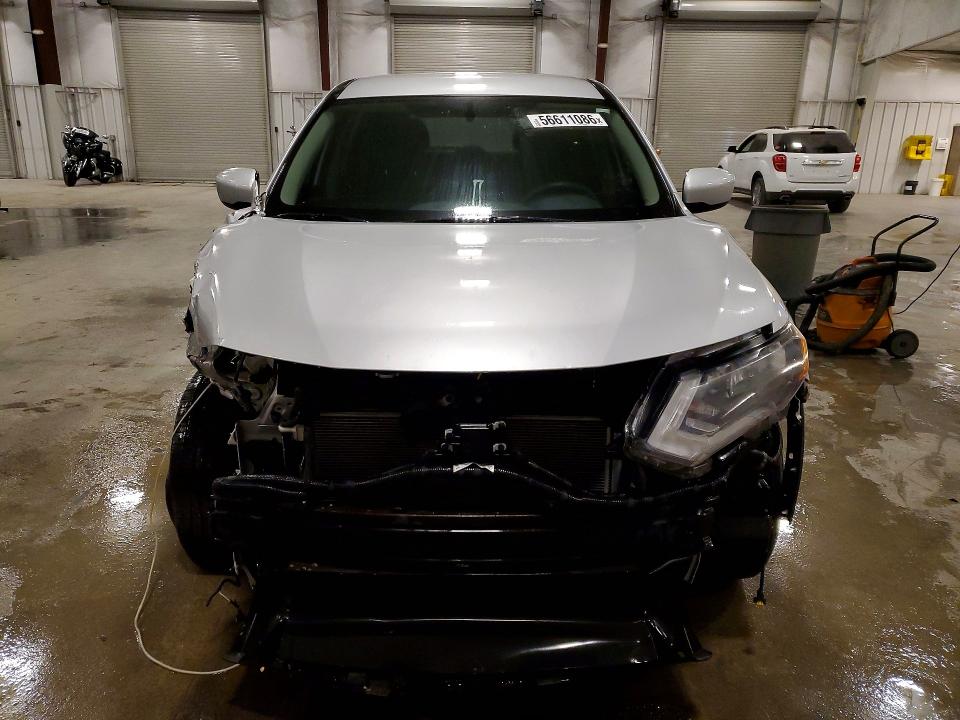 56611086 :رقم المزاد ، KNMAT2MV4HP582491 vin ، 2017 Nissan Rogue مزاد بيع