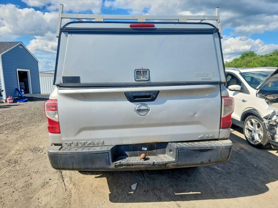 57759076 :رقم المزاد ، 1N6AA1CJ6HN570706 vin ، 2017 Nissan Titan مزاد بيع