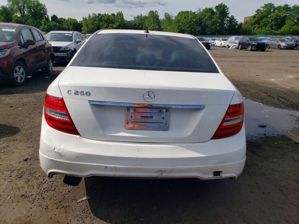 57560686 :رقم المزاد ، WDDGF4HBXER305170 vin ، 2014 Mercedes-benz C مزاد بيع