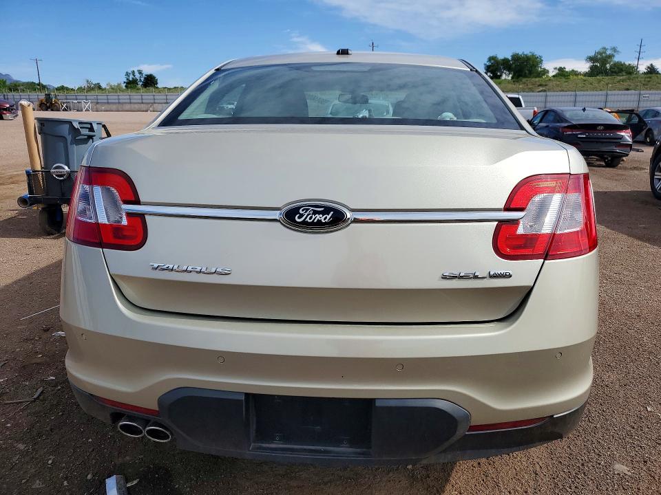 56440606 :رقم المزاد ، 1FAHP2HW0AG137232 vin ، 2010 Ford Taurus مزاد بيع