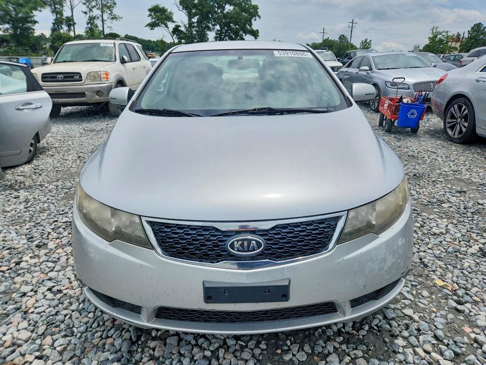 2013 Kia Forte მანქანა იყიდება აუქციონზე, vin: KNAFU4A27D5733643, აუქციონის ნომერი: 53910806