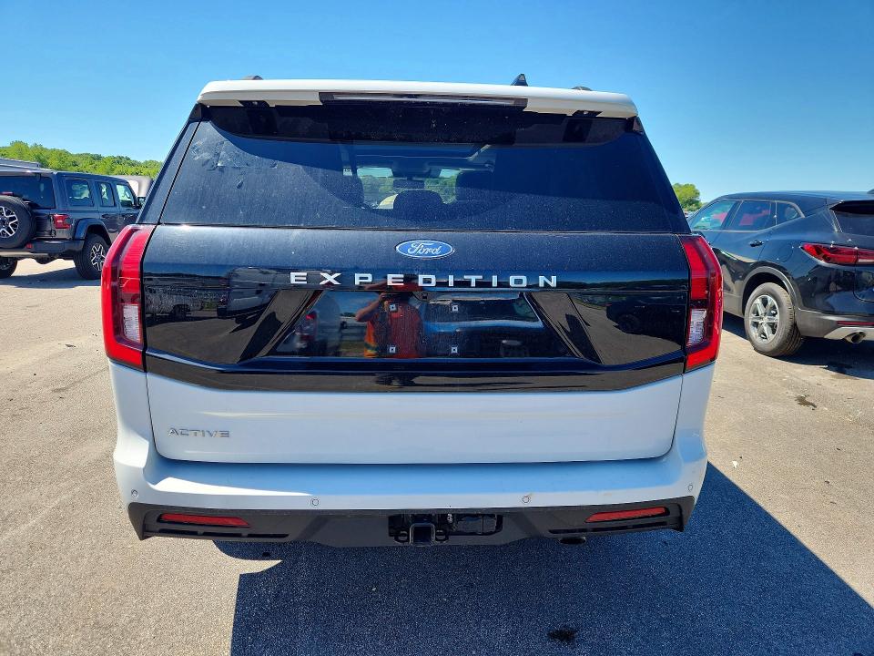2025 Ford Expedition მანქანა იყიდება აუქციონზე, vin: 1FMJU1J89SEA44177, აუქციონის ნომერი: 56235146
