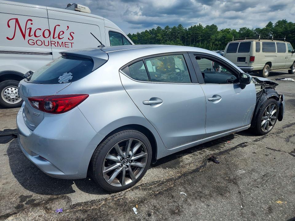2018 Mazda 3 მანქანა იყიდება აუქციონზე, vin: 3MZBN1L31JM181711, აუქციონის ნომერი: 57026016