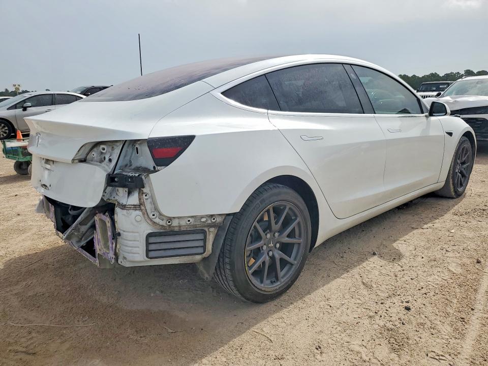 Продажа на аукционе авто 2018 Tesla Model 3, vin: 5YJ3E1EA4JF031339, номер лота: 58075976