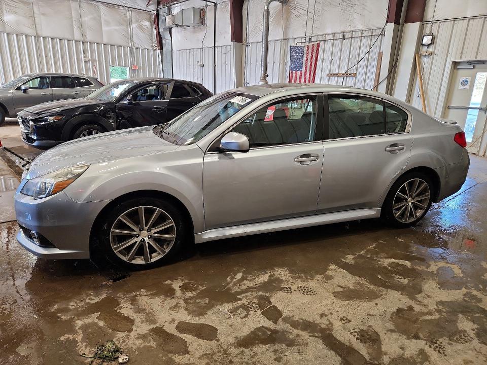 55711546 :رقم المزاد ، 4S3BMCH62E3009991 vin ، 2014 Subaru Legacy مزاد بيع
