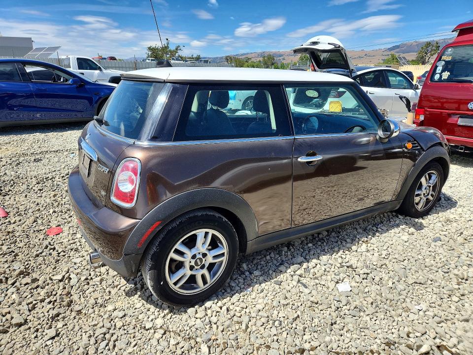 2011 Mini Cooper მანქანა იყიდება აუქციონზე, vin: WMWSU3C51BT091946, აუქციონის ნომერი: 56450926