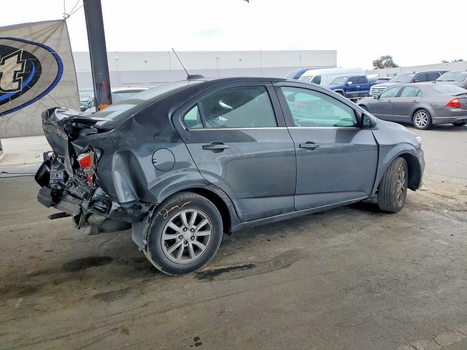 58954396 :رقم المزاد ، 1G1JD5SGXJ4114753 vin ، 2018 Chevrolet Sonic مزاد بيع