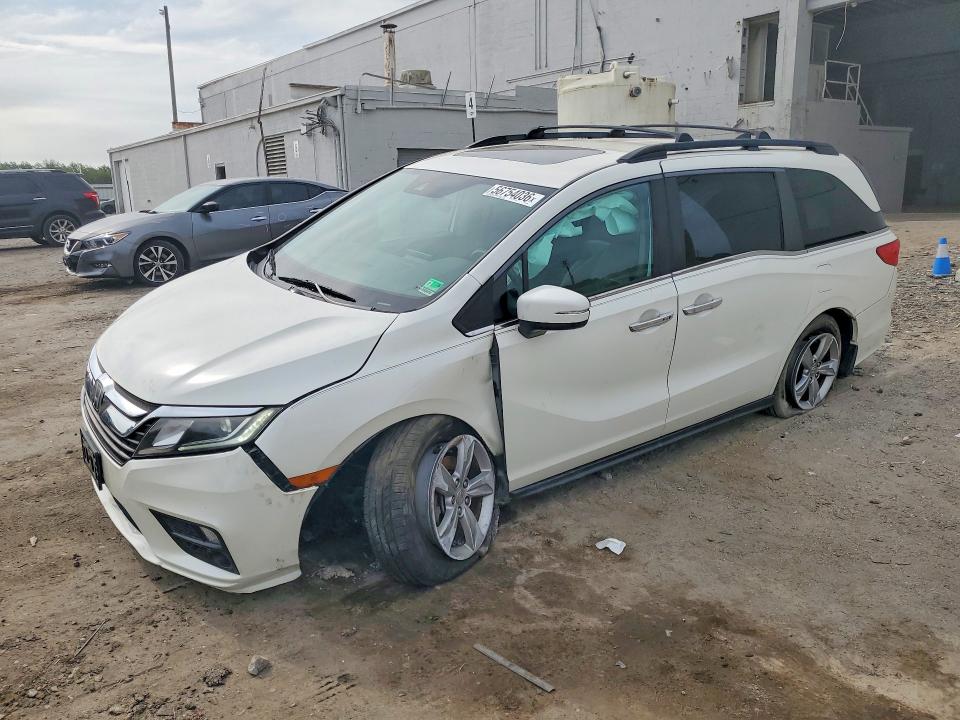 2018 Honda Odyssey მანქანა იყიდება აუქციონზე, vin: 5FNRL6H76JB003328, აუქციონის ნომერი: 56754036