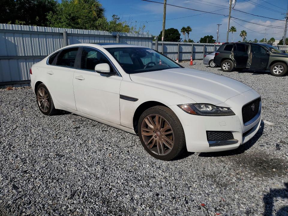 2016 Jaguar Xf მანქანა იყიდება აუქციონზე, vin: SAJBE4BV4GCY06332, აუქციონის ნომერი: 58635616
