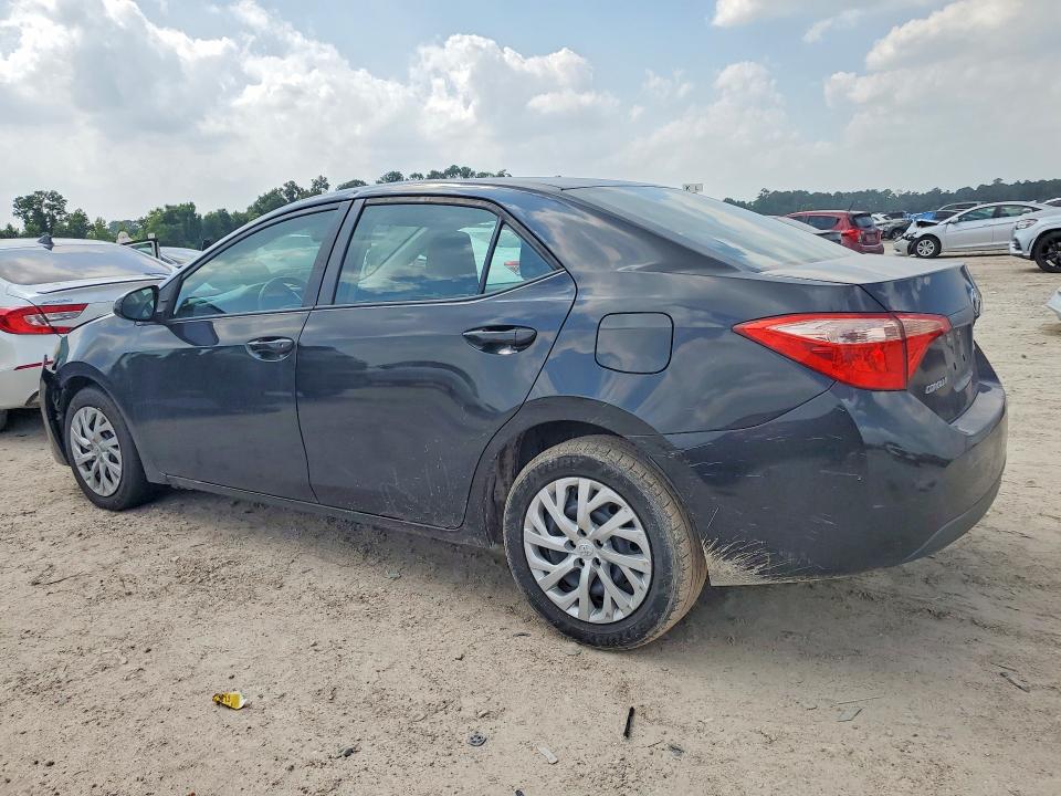 58032326 :رقم المزاد ، 5YFBURHE4JP810594 vin ، 2018 Toyota Corolla مزاد بيع