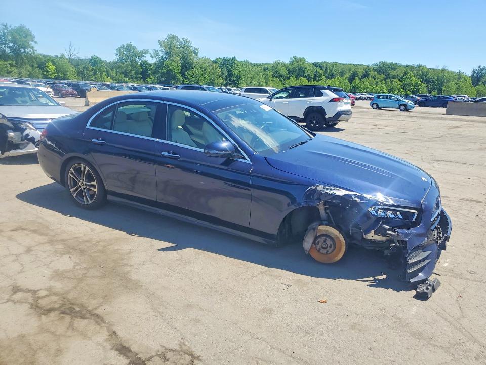 56590126 :رقم المزاد ، W1KZF8EB5MA975906 vin ، 2021 Mercedes-benz E مزاد بيع