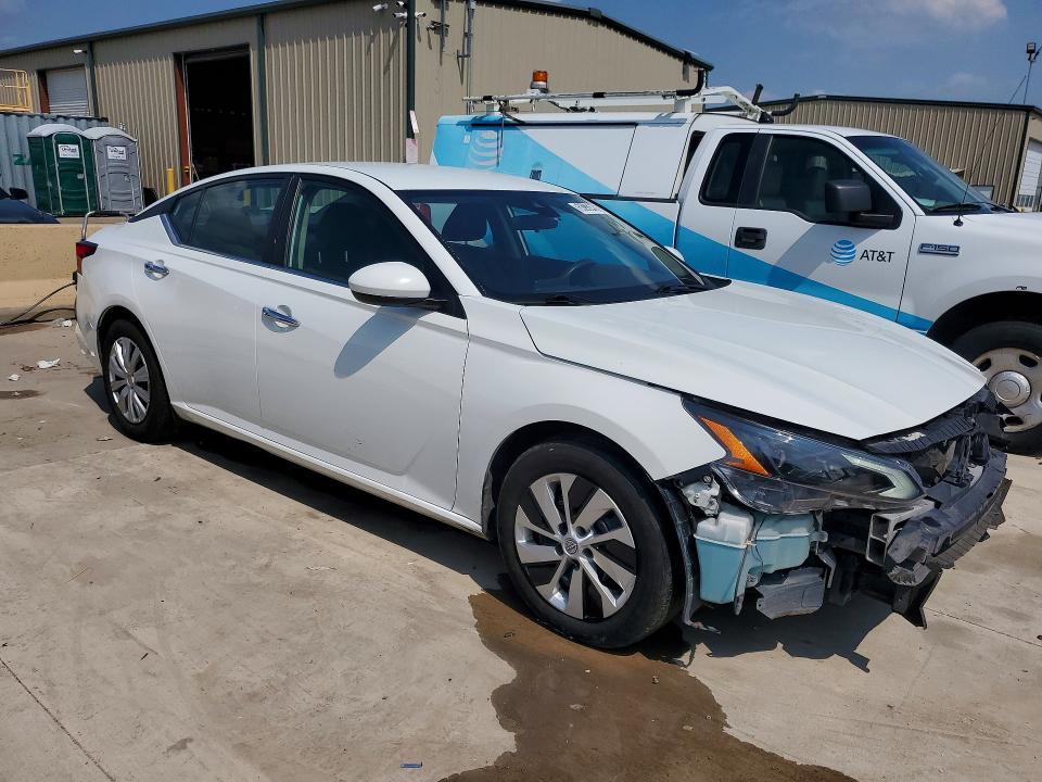 58133666 :رقم المزاد ، 1N4BL4BV5PN329473 vin ، 2023 Nissan Altima مزاد بيع
