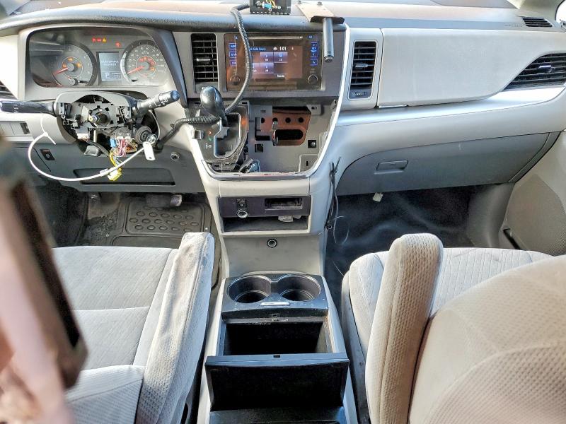 Продажа на аукционе авто 2017 Toyota Sienna, vin: 5TDKZ3DCXHS877415, номер лота: 57138186