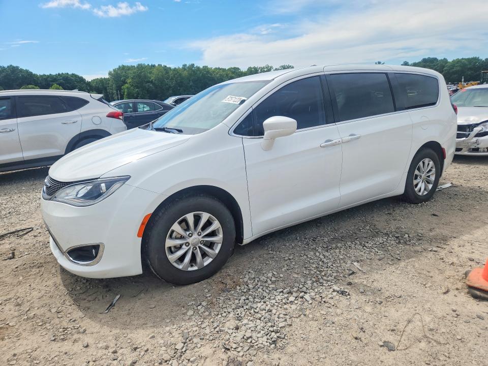 Auction sale of the 2018 Chrysler Pacifica, vin: 2C4RC1FGXJR113180, lot number: 57571226