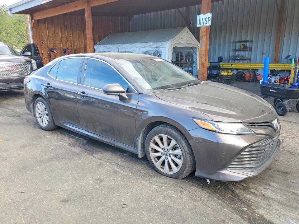 58117246 :رقم المزاد ، 4T1B11HKXKU703968 vin ، 2019 Toyota Camry مزاد بيع