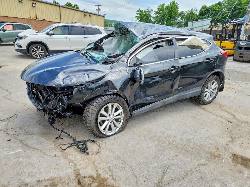 56893886 :رقم المزاد ، JN1BJ1CRXJW210791 vin ، 2018 Nissan Rogue Sport مزاد بيع