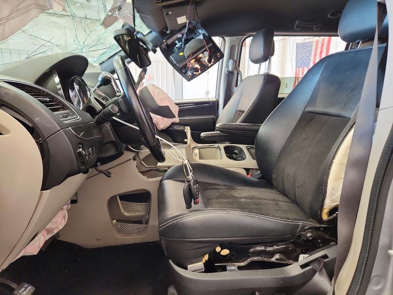 56831506 :رقم المزاد ، 2C4RDGCG8LR153233 vin ، 2020 Dodge Grand Caravan مزاد بيع