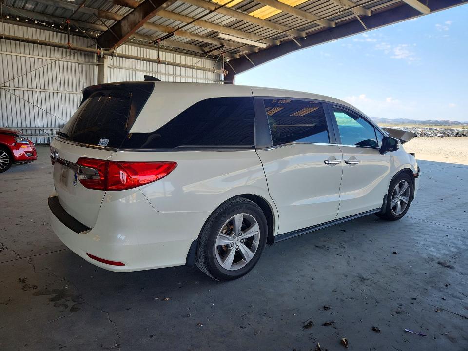 Продажа на аукционе авто 2018 Honda Odyssey, vin: 5FNRL6H70JB043386, номер лота: 57627066