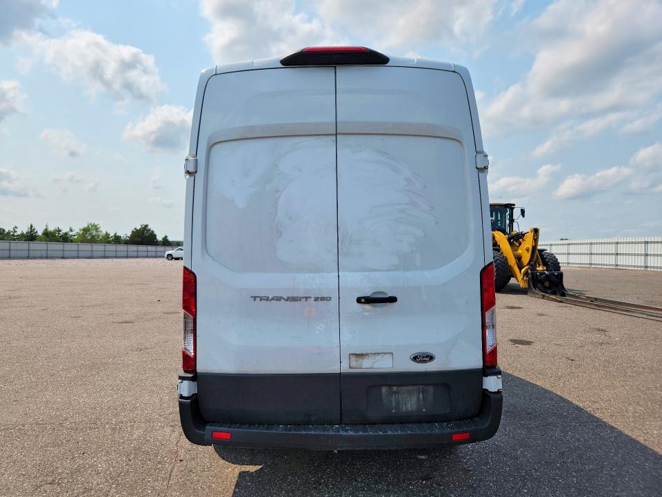 57527536 :رقم المزاد ، 1FTBR2X84NKA64737 vin ، 2022 Ford Transit مزاد بيع