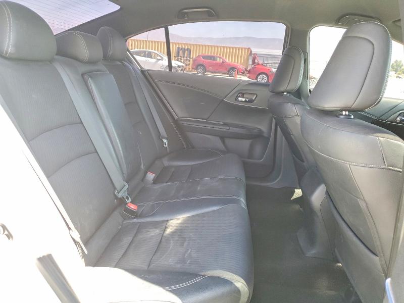 55451036 :رقم المزاد ، 1HGCR2F58HA244097 vin ، 2017 Honda Accord مزاد بيع