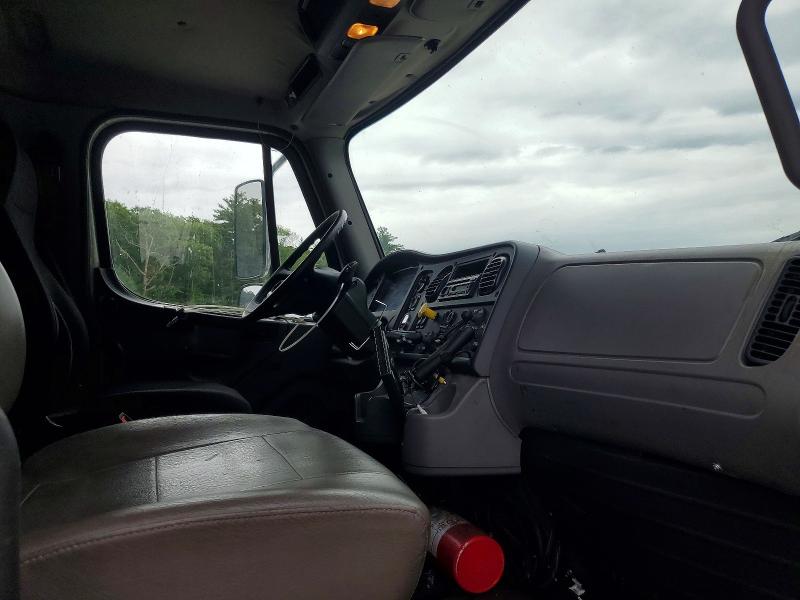 Aukcja sprzedaży 2015 Freightliner M2, vin: 1FVACXDT2FHGJ9774, numer aukcji: 57898156