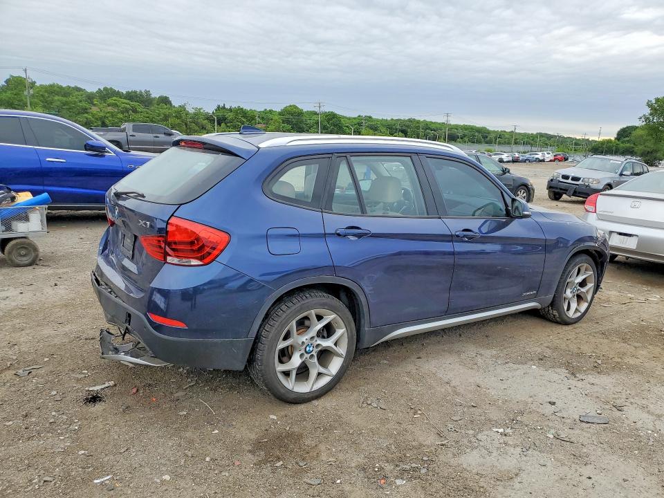 2015 Bmw X1 მანქანა იყიდება აუქციონზე, vin: WBAVL1C53FVY41555, აუქციონის ნომერი: 56723716