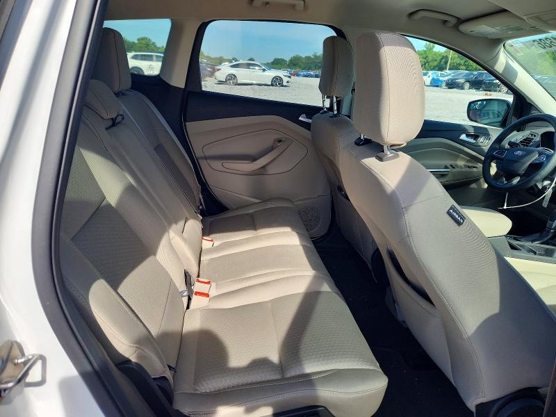 56071886 :رقم المزاد ، 1FMCU0GD6JUB95781 vin ، 2018 Ford Escape مزاد بيع