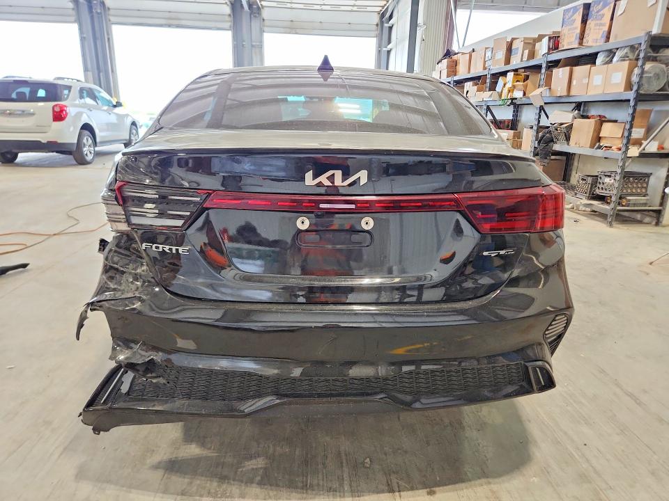 55647586 :رقم المزاد ، 3KPF54AD5NE440525 vin ، 2022 Kia Forte مزاد بيع