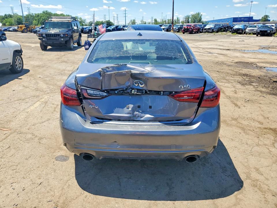 57372086 :رقم المزاد ، JN1EV7AR8JM442518 vin ، 2018 Infiniti Q50 مزاد بيع
