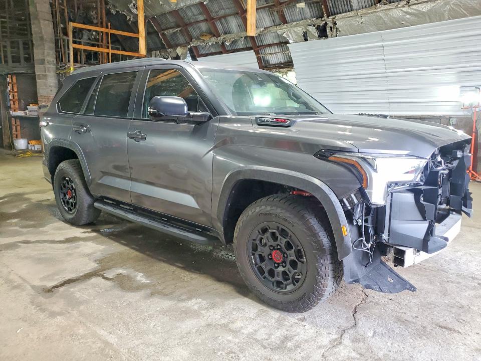 Продажа на аукционе авто 2024 Toyota Sequoia, vin: 7SVAAABA7RX046755, номер лота: 58686626