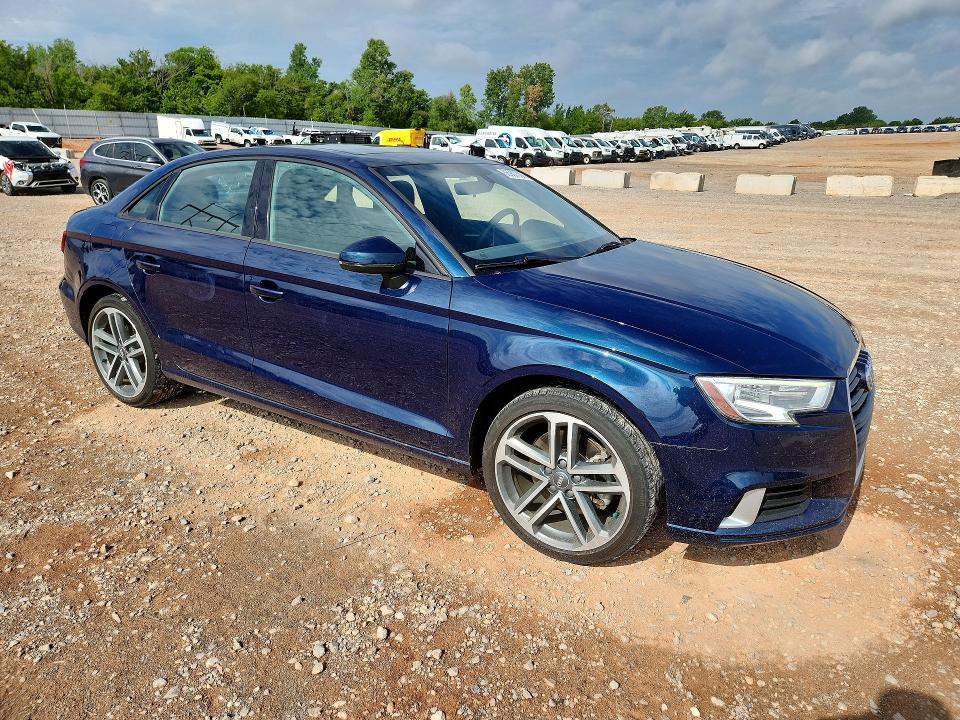 58937306 :رقم المزاد ، WAUAUGFF1J1038326 vin ، 2018 Audi A3 مزاد بيع