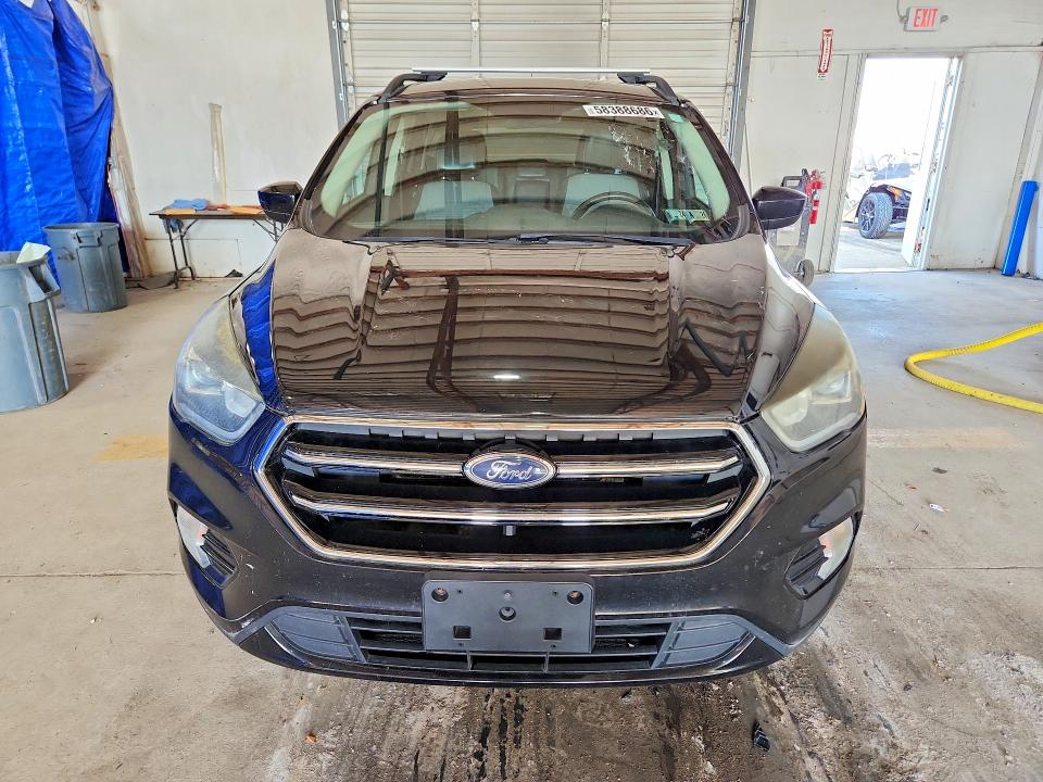2017 Ford Escape მანქანა იყიდება აუქციონზე, vin: 1FMCU0G9XHUE89786, აუქციონის ნომერი: 58388686