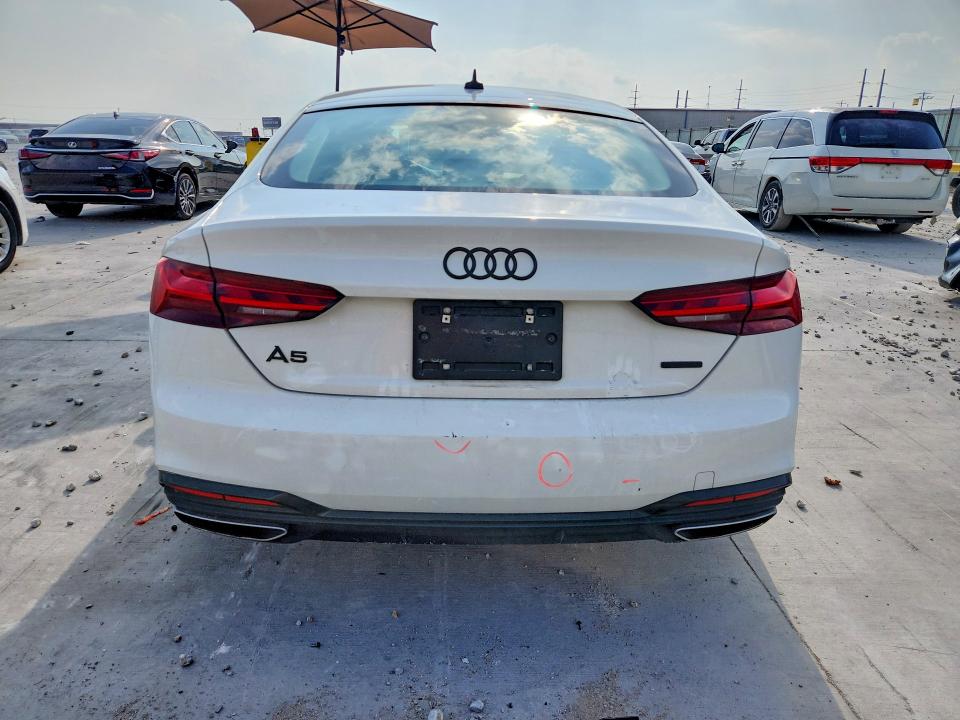 57237756 :رقم المزاد ، WAUDACF54NA008829 vin ، 2022 Audi A5 مزاد بيع