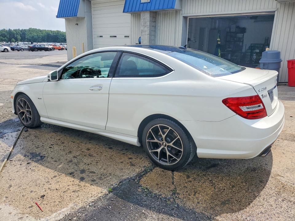 57217576 :رقم المزاد ، WDDGJ4HB4CF856501 vin ، 2012 Mercedes-benz C مزاد بيع