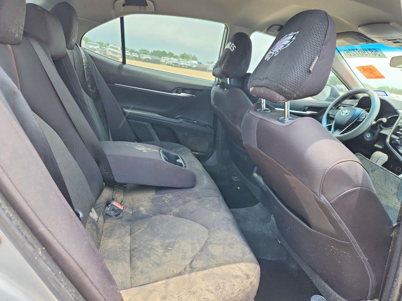 58196726 :رقم المزاد ، 4T1B11HK0KU810219 vin ، 2019 Toyota Camry مزاد بيع