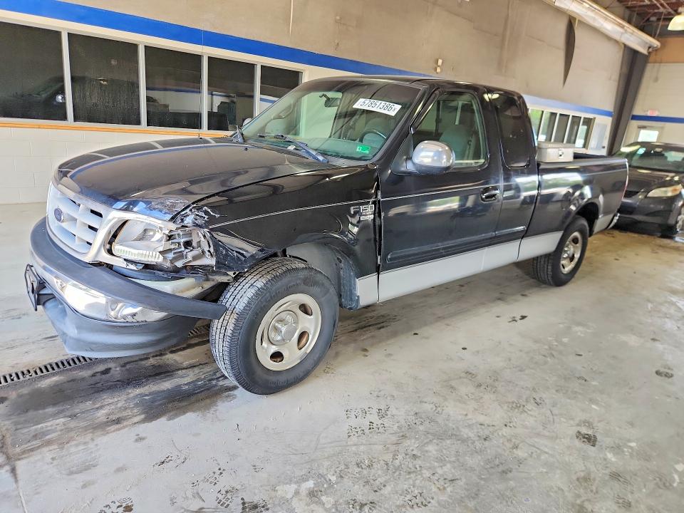 57851386 :رقم المزاد ، 1FTRX17L0YNA01804 vin ، 2000 Ford F150 مزاد بيع