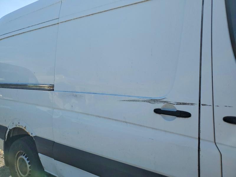 58092106 :رقم المزاد ، WD3PE7CD3JP587580 vin ، 2018 Mercedes-benz Sprinter مزاد بيع