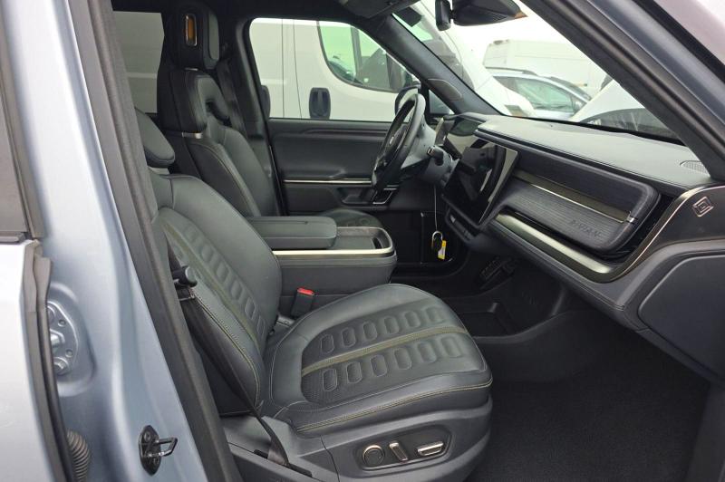 2023 Rivian R1s მანქანა იყიდება აუქციონზე, vin: 7PDSGABA4PN019950, აუქციონის ნომერი: 57083326