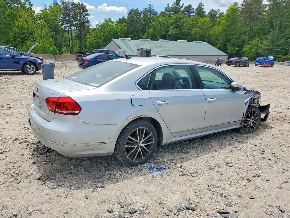 55431006 :رقم المزاد ، 1VWBT7A30FC017449 vin ، 2015 Volkswagen Passat مزاد بيع