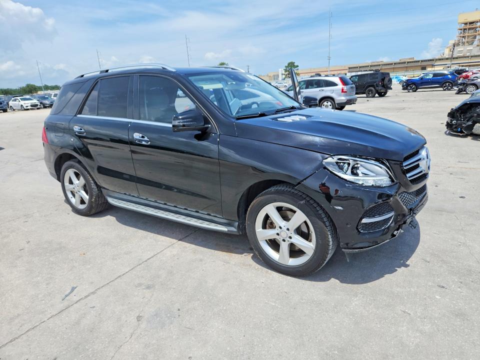 55432906 :رقم المزاد ، 4JGDA5JB1HA833531 vin ، 2017 Mercedes-benz Gle مزاد بيع