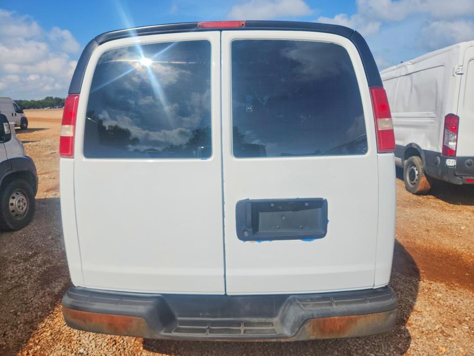Auction sale of the 2015 Chevrolet Express G2500, vin: 1GCWGFCF4F1235531, lot number: 60707035