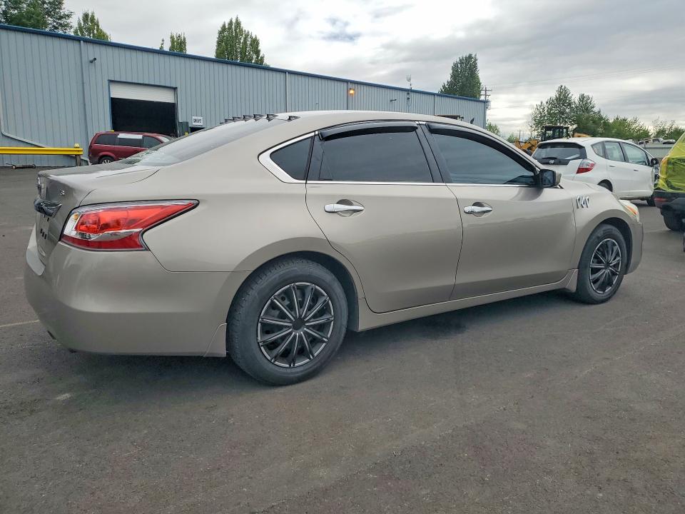 57567326 :رقم المزاد ، 1N4AL3AP3FN301646 vin ، 2015 Nissan Altima مزاد بيع