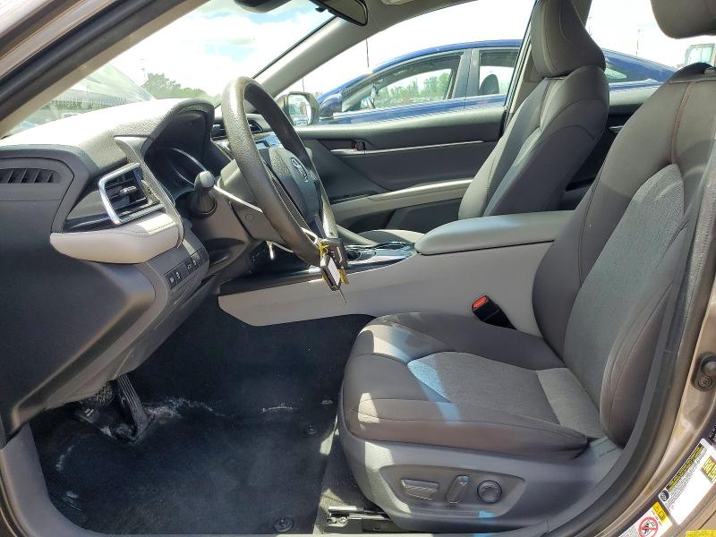 2018 Toyota Camry მანქანა იყიდება აუქციონზე, vin: 4T1B11HK1JU104293, აუქციონის ნომერი: 57718316