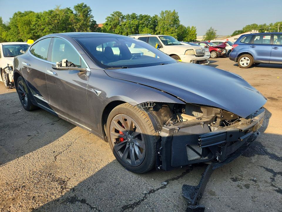 2018 Tesla Model S მანქანა იყიდება აუქციონზე, vin: 5YJSA1E4XJF283727, აუქციონის ნომერი: 57293756