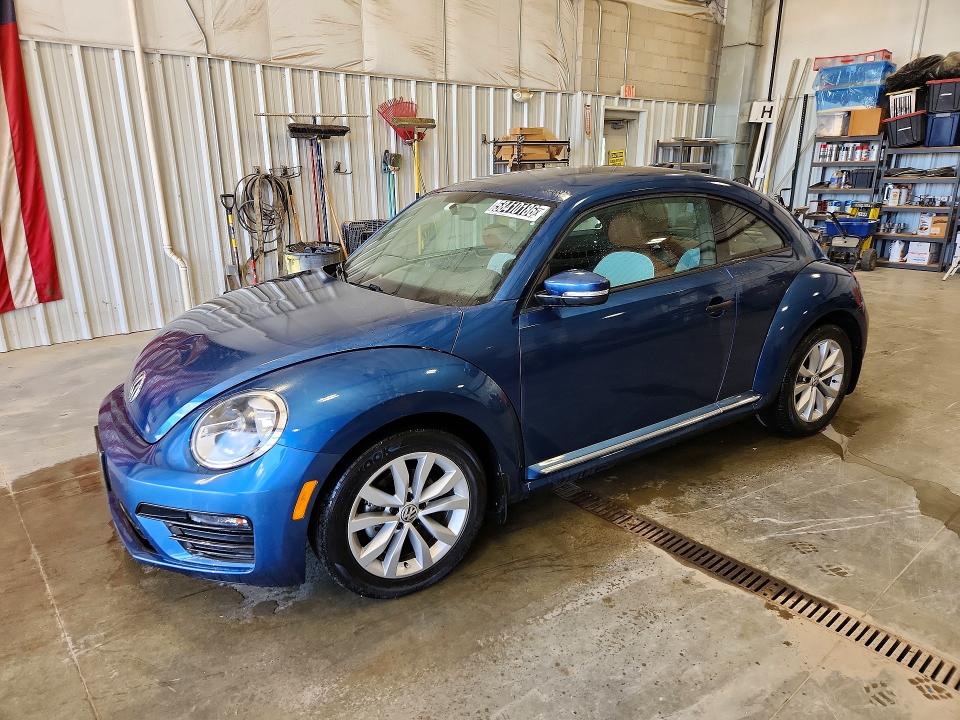 Продажа на аукционе авто 2017 Volkswagen Beetle, vin: 3VWF17AT5HM628540, номер лота: 58410186