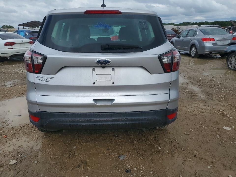 2017 Ford Escape მანქანა იყიდება აუქციონზე, vin: 1FMCU0F79HUA23038, აუქციონის ნომერი: 57684866