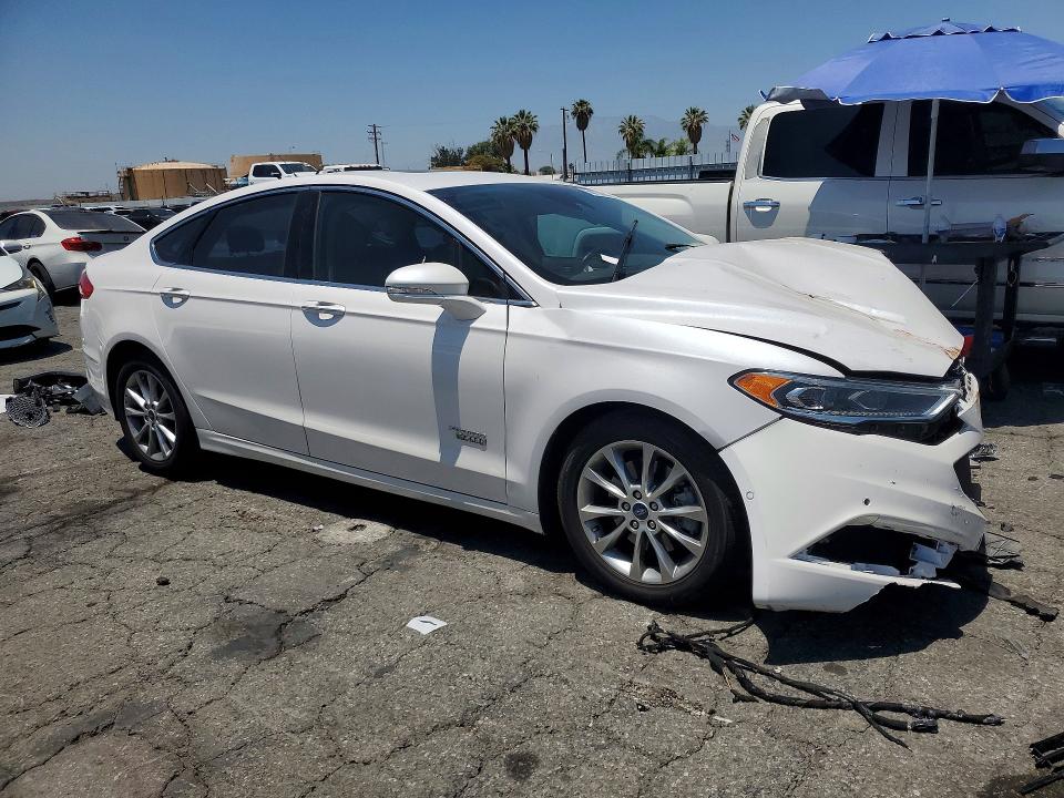 56137046 :رقم المزاد ، 3FA6P0SU6HR141839 vin ، 2017 Ford Fusion مزاد بيع