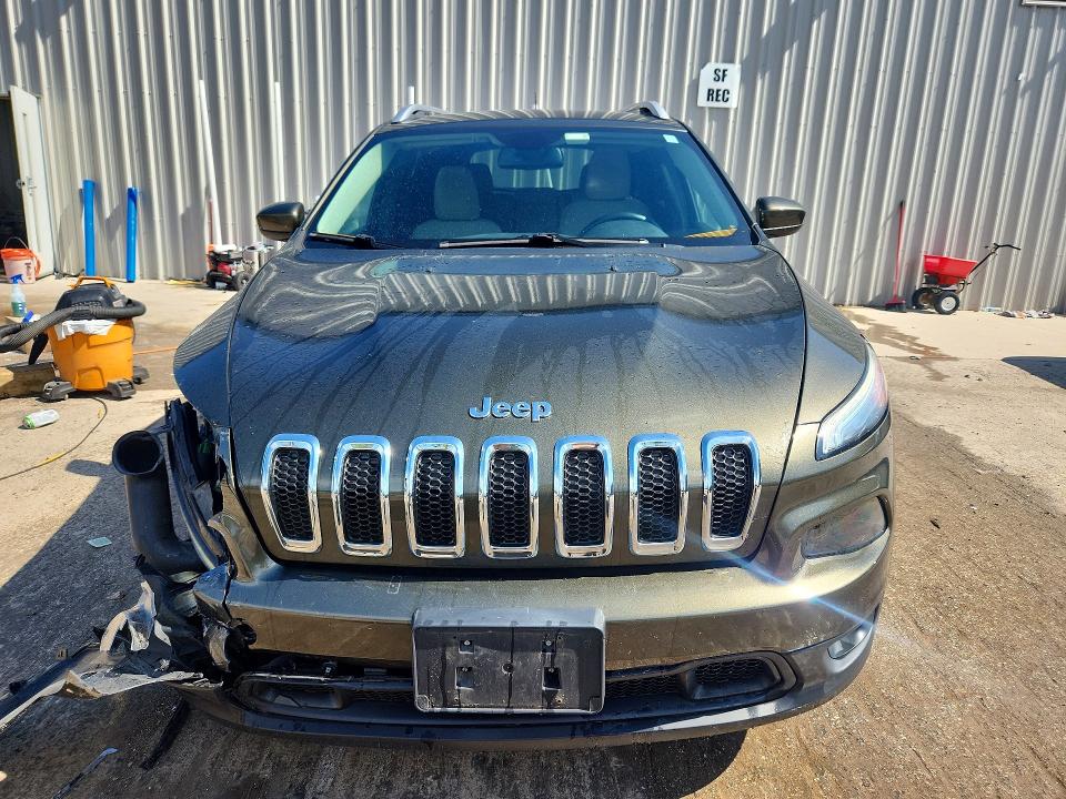 58431116 :رقم المزاد ، 1C4PJMCS8FW577221 vin ، 2015 Jeep Cherokee مزاد بيع